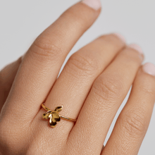 Load image into Gallery viewer, Narcise Gold Ring
