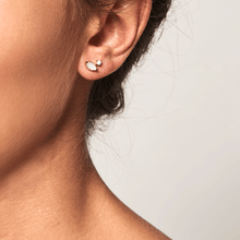 Load image into Gallery viewer, Naia gold earrings
