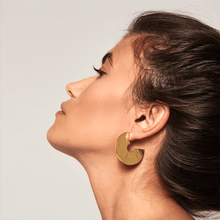 Load image into Gallery viewer, Wolfnoir gold earrings
