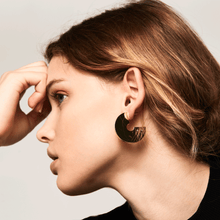 Load image into Gallery viewer, Wolfnoir gold earrings
