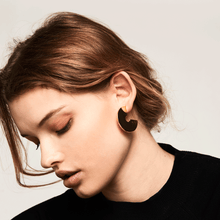 Load image into Gallery viewer, Wolfnoir gold earrings
