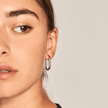 Load image into Gallery viewer, Muze silver earrings
