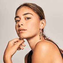 Load image into Gallery viewer, Muze silver earrings
