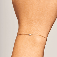 Load image into Gallery viewer, White Solitary Bracelet Gold

