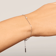 Load image into Gallery viewer, White Solitary Bracelet Silver
