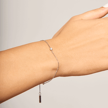 Load image into Gallery viewer, White Solitary Bracelet Silver
